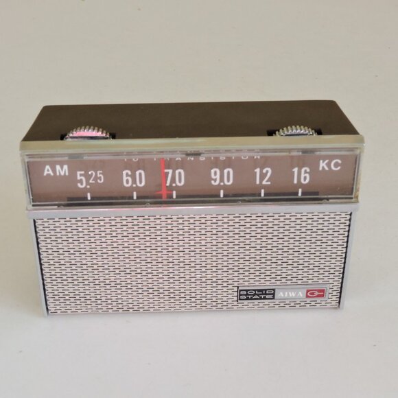 Vintage 1970's Aiwa 10 Transistor Radio With Leather Case - Size 5" x 3" - Picture 2 of 9